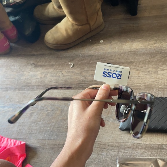 NWT Bottega Veneta sunglasses with case - Picture 3 of 9